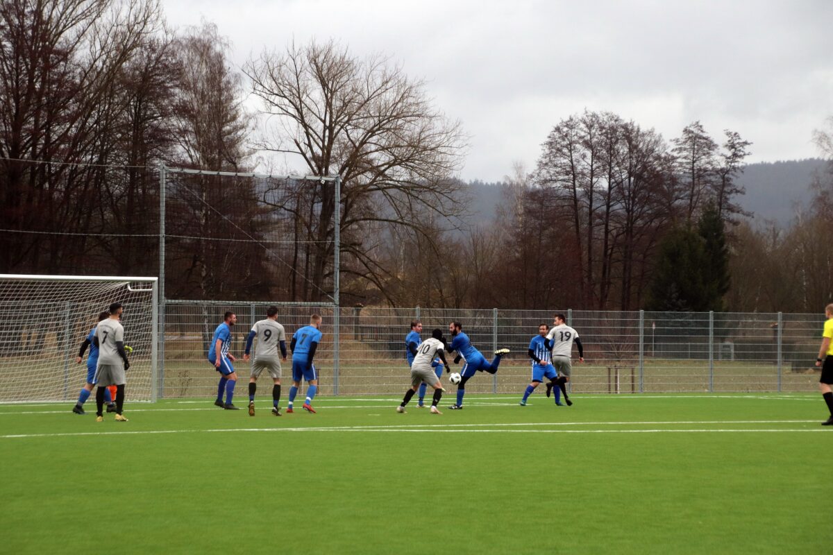 Read more about the article Bericht zum Vorbereitungsspiel: TSV Pressath : FC Tremmersdorf-Speinshart