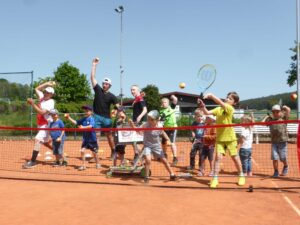 Read more about the article Tennis-Schnuppertag – ein schöner Erfolg