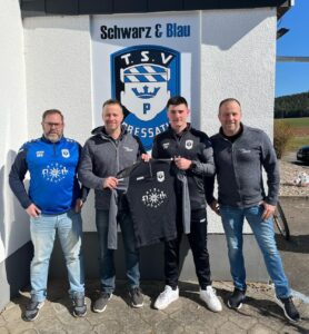 Mehr über den Artikel erfahren Neue Teamkleidung für die 1. Herren-Fußballmannschaft