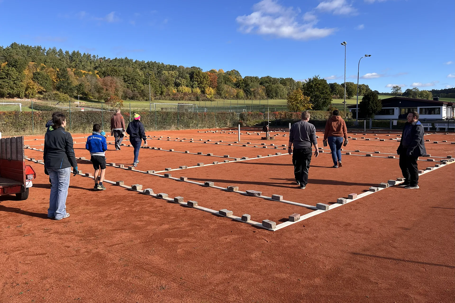 Mehr über den Artikel erfahren Plätze winterfest – Saisonabschluss bei der Tennisabteilung