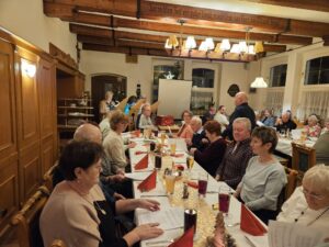 Mehr über den Artikel erfahren Wunderbare und sehr gut besuchte Weihnachtsfeier