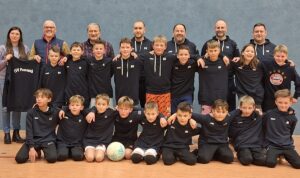 Mehr über den Artikel erfahren Neue Bekleidung für den TSV-Fußballnachwuchs