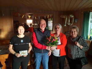 Mehr über den Artikel erfahren Der TSV Pressath gratuliert Ehrenmitglied Anita Floth zum 70. Geburtstag