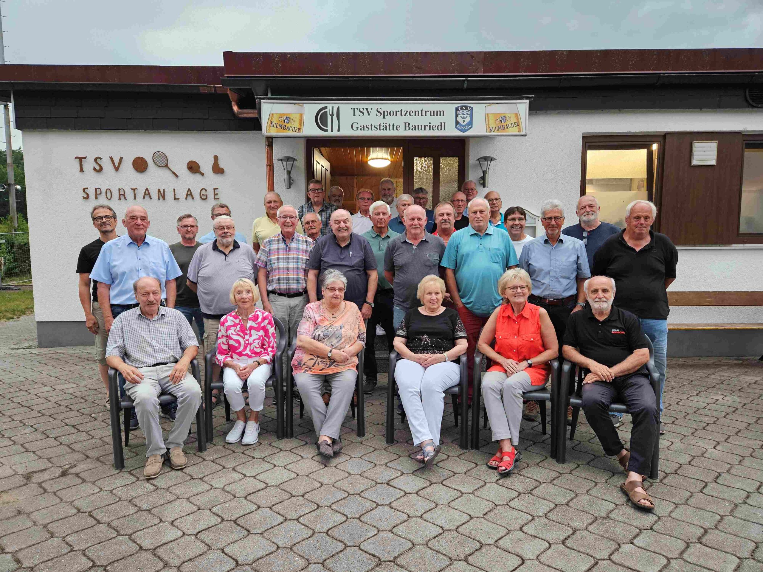 Mehr über den Artikel erfahren TSV Pressath ehrt 45 Mitglieder für 50-jährige Treue